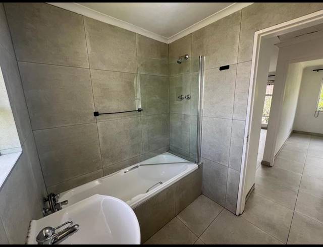 2 BEDROOM APARTMENT FOR SALE IN VANDERBIJLPARK SE 3